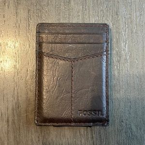 Fossil card wallet with magnetic money clip